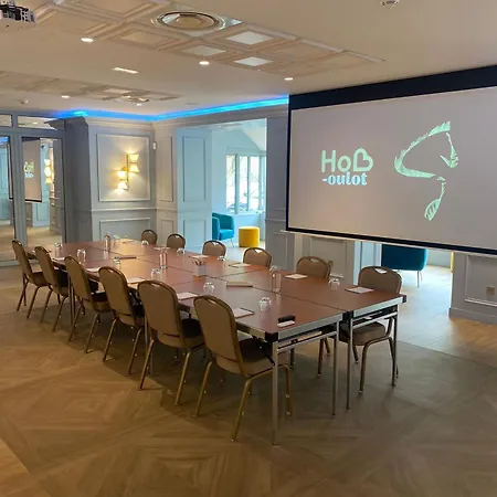 Hotel Du Cheval Blanc - Paris Marne La Vallee 4*