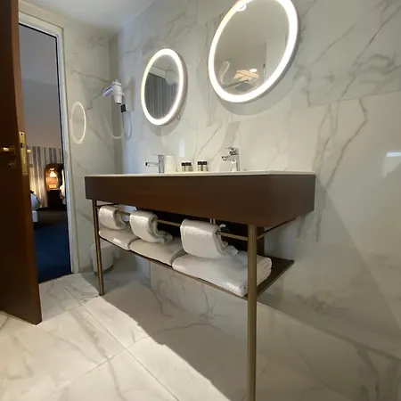 Hotel Du Cheval Blanc - Paris Marne La Vallee