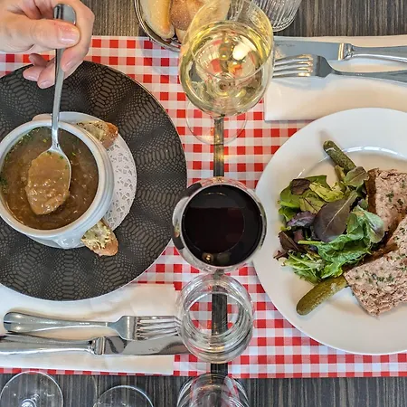 Hotel Du Cheval Blanc - Paris Marne La Vallee 4*